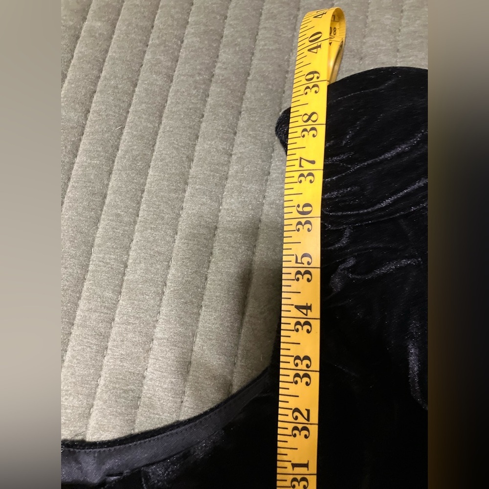 ENGLISH FACTORY
Plus Size Puff Sleeve Velvet Mini Dress - Picture 9 of 9